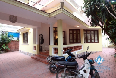 A nice house with big yard for rent in Tay ho, Ha noi
